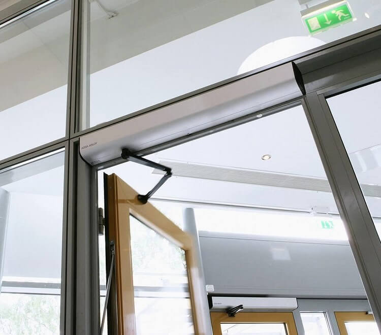 AUTOMATIC SWING DOORS (1)